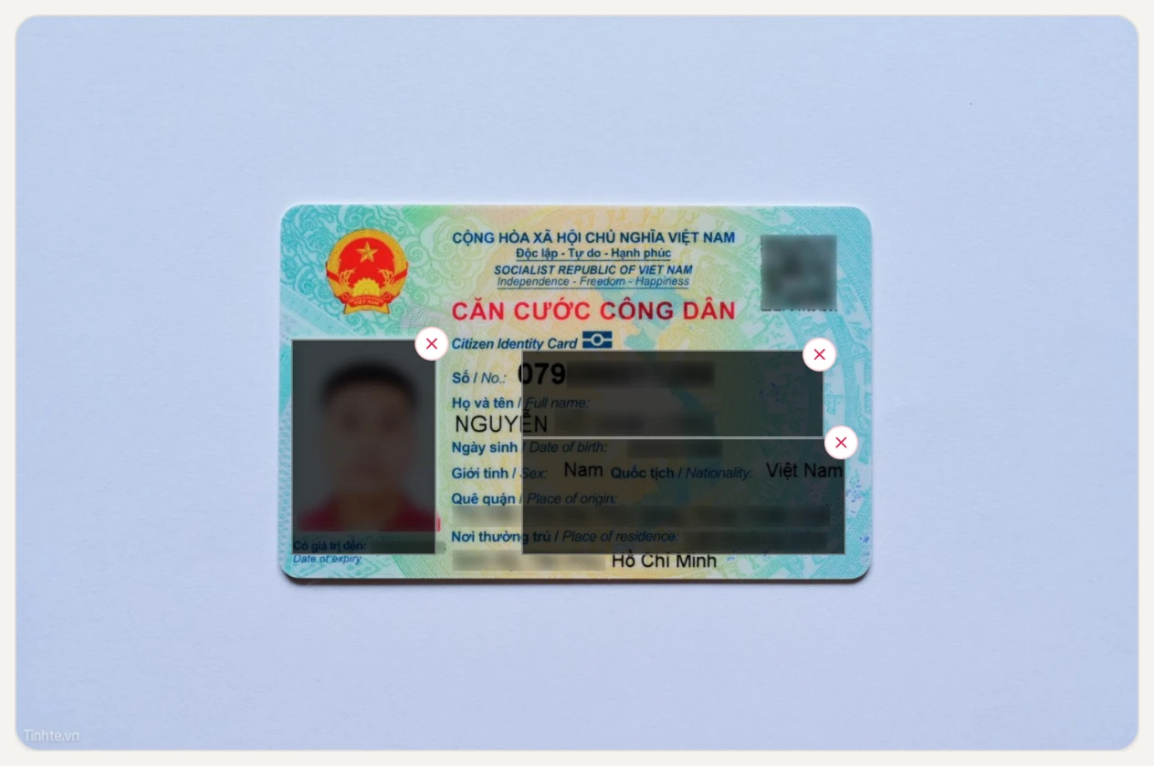Kéo các hộp đen phủ lên ảnh chân dung, số CCCD và các ô thông tin cần che