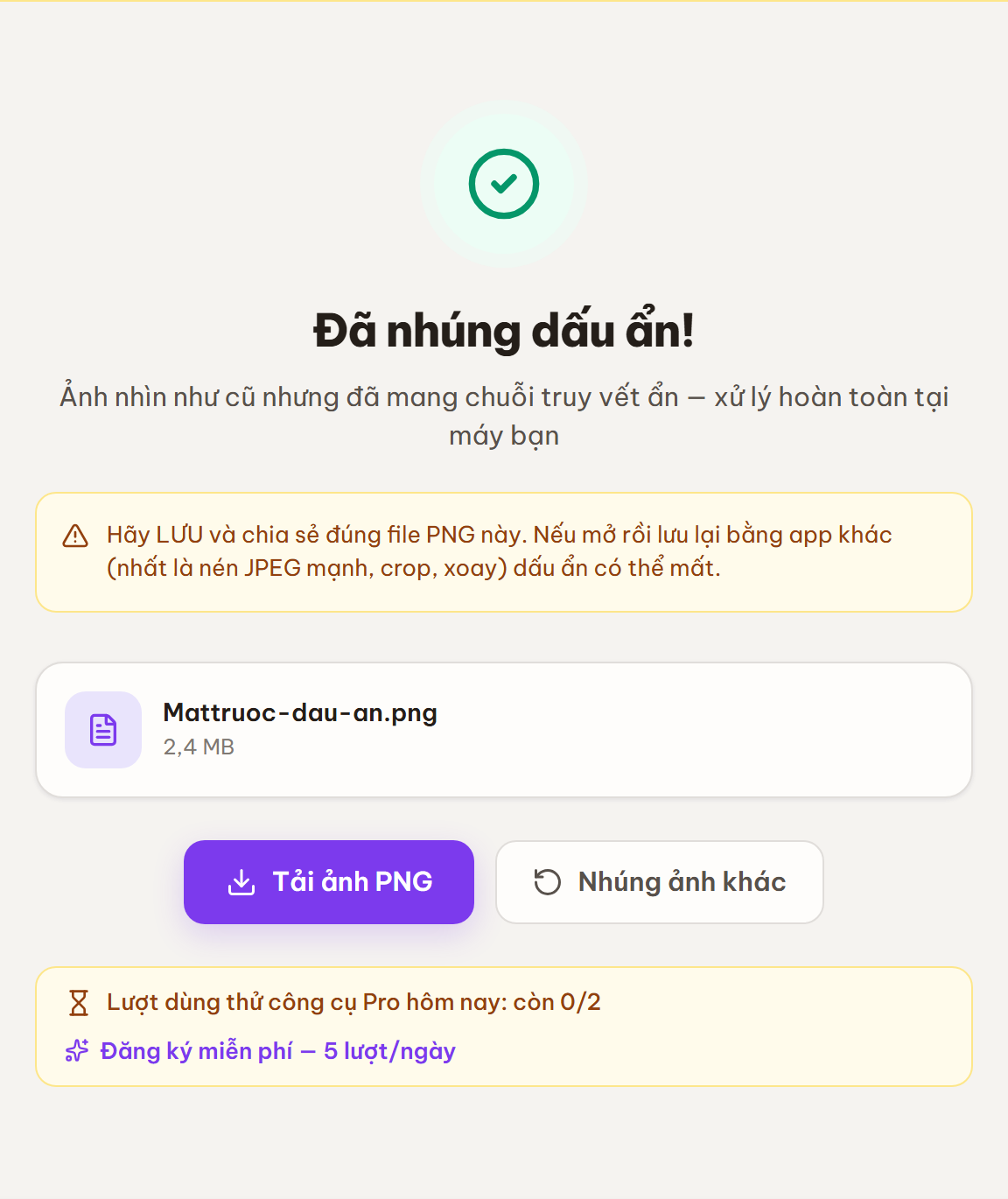 Màn kết quả Đã nhúng dấu ẩn với nút Tải ảnh PNG